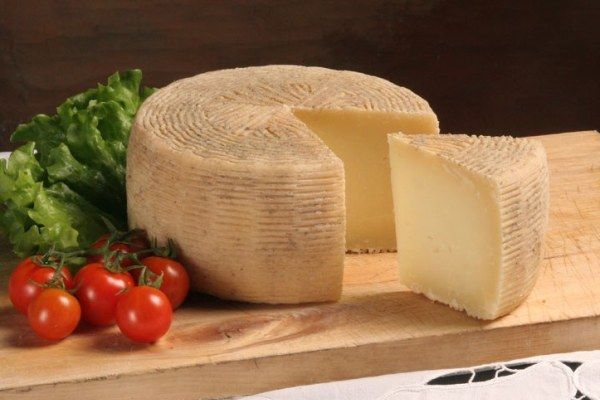 Pecorino crotonese della calabria